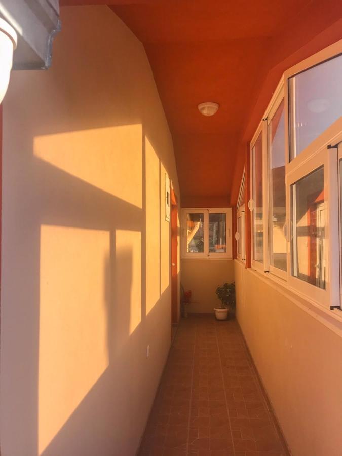Jovana -- Porodicni Apartmani Igalo Херцег-Нови Экстерьер фото