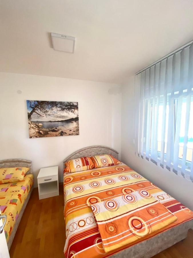 Jovana -- Porodicni Apartmani Igalo Херцег-Нови Экстерьер фото