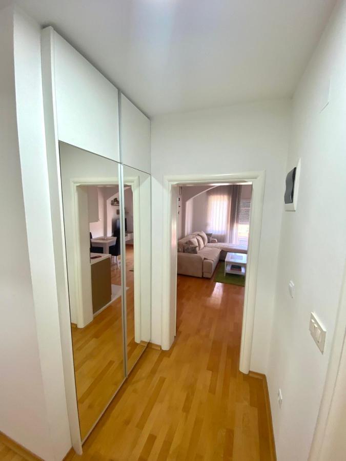 Jovana -- Porodicni Apartmani Igalo Херцег-Нови Экстерьер фото