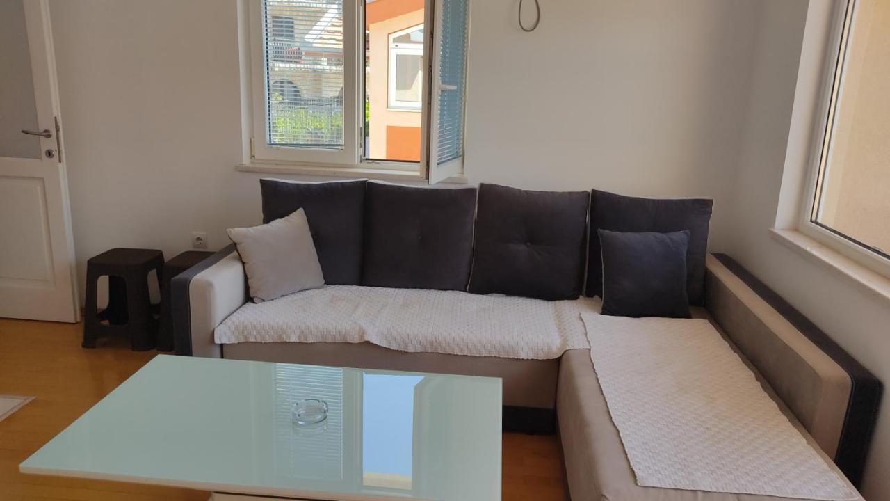 Jovana -- Porodicni Apartmani Igalo Херцег-Нови Экстерьер фото