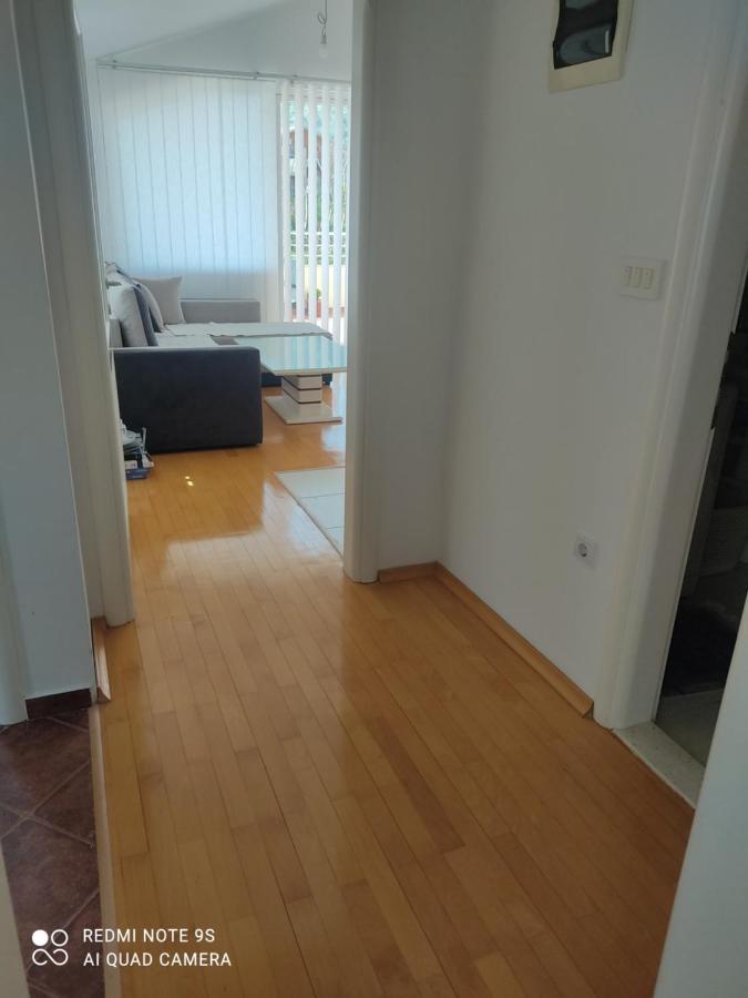 Jovana -- Porodicni Apartmani Igalo Херцег-Нови Экстерьер фото