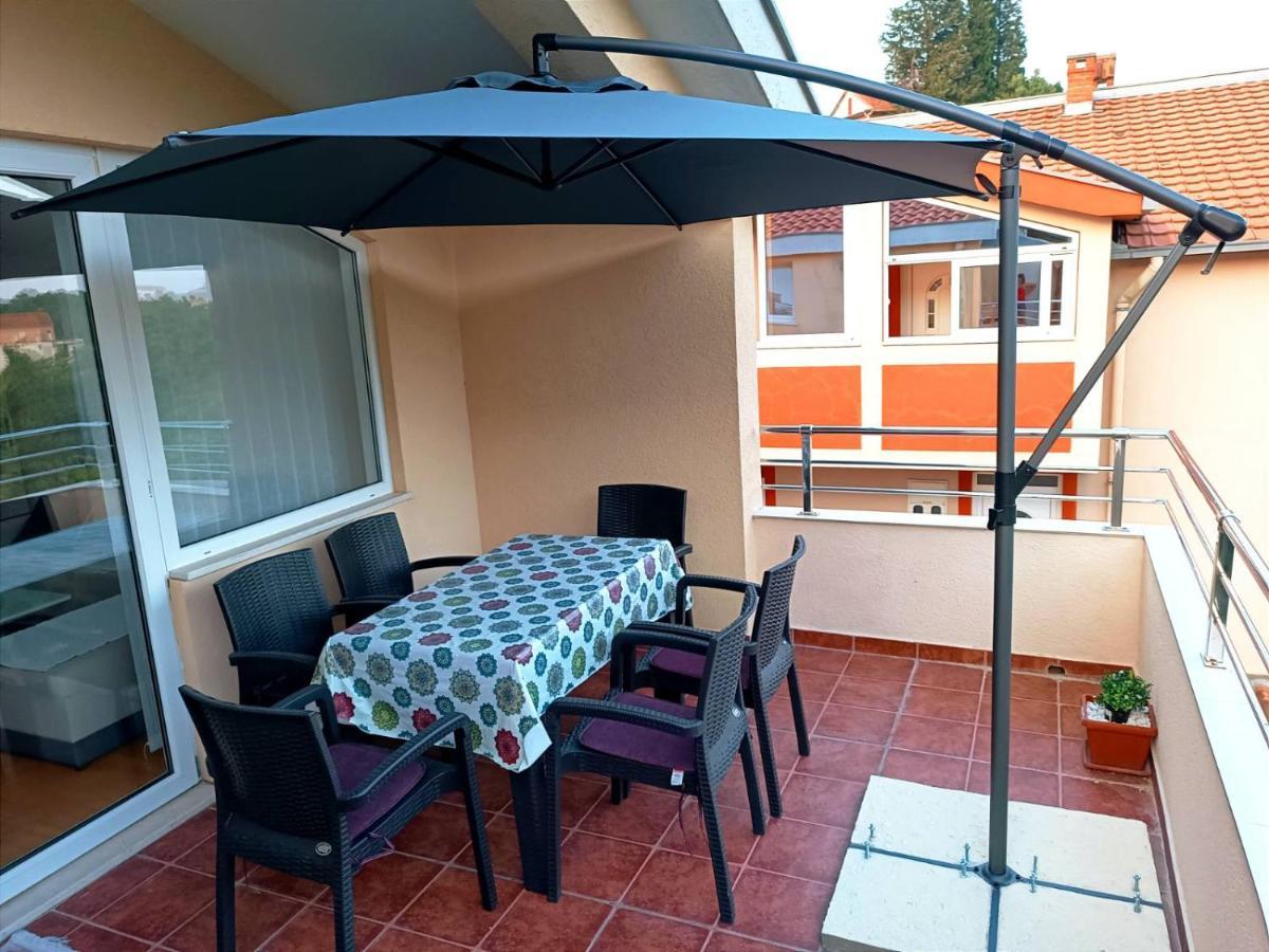 Jovana -- Porodicni Apartmani Igalo Херцег-Нови Экстерьер фото