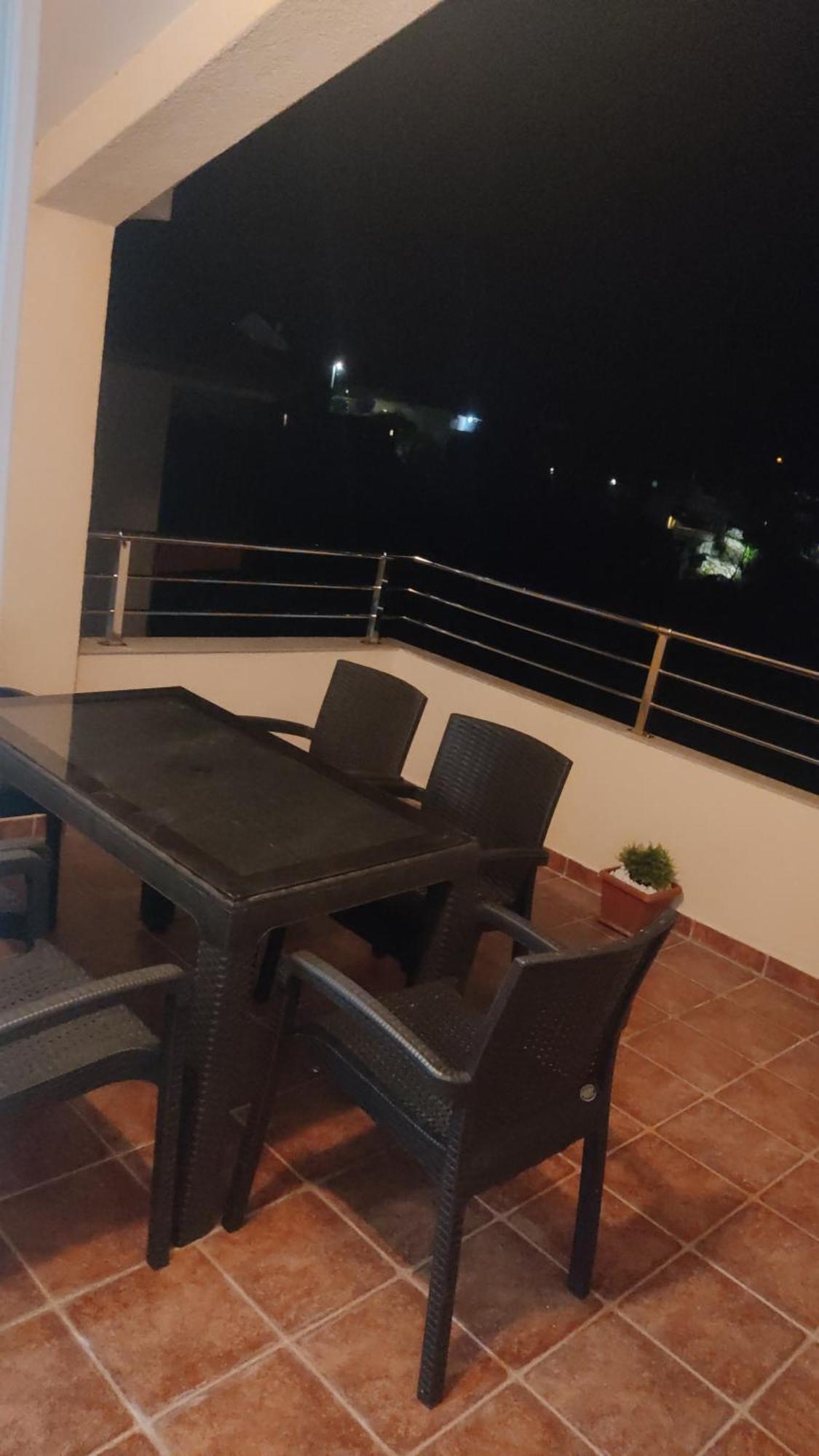 Jovana -- Porodicni Apartmani Igalo Херцег-Нови Номер фото